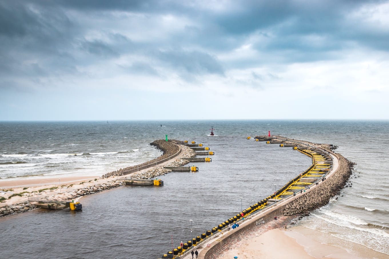 wejście do portu w Kołobrzegu